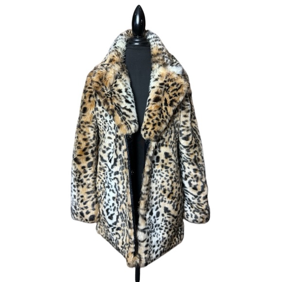 Forever 21 Faux Fur Coat - Picture 2 of 15